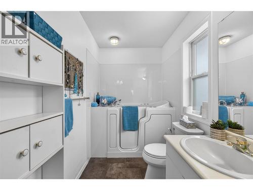 3-piece Primary Ensuite - 801 20Th Street Ne Unit# 4, Salmon Arm, BC - Indoor Photo Showing Bathroom