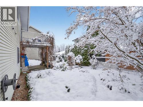 801 20Th Street Ne Unit# 4, Salmon Arm, BC - Outdoor