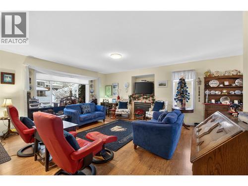 801 20Th Street Ne Unit# 4, Salmon Arm, BC - Indoor Photo Showing Living Room With Fireplace