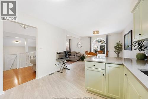 445 Olcott Avenue, Lasalle, ON - Indoor Photo Showing Kitchen