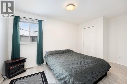 445 Olcott Avenue, Lasalle, ON - Indoor Photo Showing Bedroom