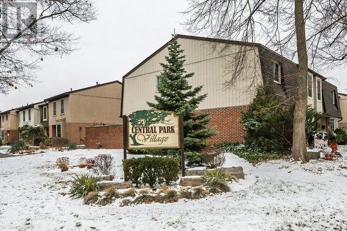 15 - 565 Guelph Line, Burlington, ON - Outdoor