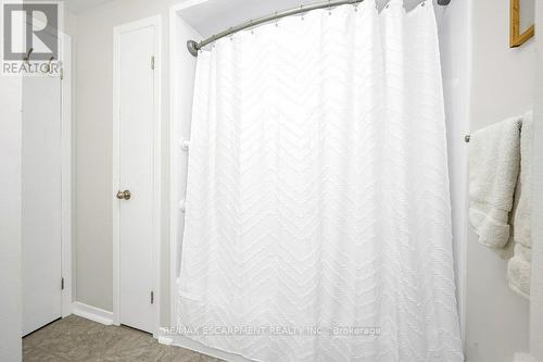 15 - 565 Guelph Line, Burlington, ON - Indoor Photo Showing Bathroom