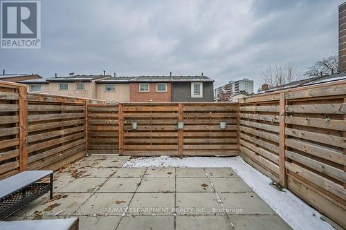 15 - 565 Guelph Line, Burlington, ON - Outdoor
