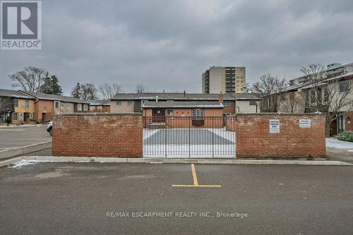 15 - 565 Guelph Line, Burlington, ON - Outdoor