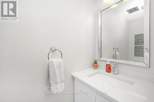 15 - 565 Guelph Line, Burlington, ON - Indoor Photo Showing Bathroom