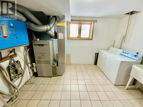 15 Fields Square, Sault Ste. Marie, ON - Indoor Photo Showing Laundry Room