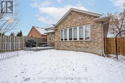 2150 Thornicroft Crescent, London South, ON - Outdoor