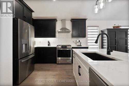 2150 Thornicroft Crescent, London South, ON - Indoor Photo Showing Kitchen With Upgraded Kitchen