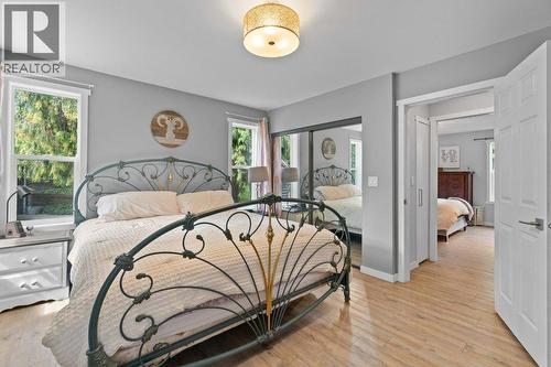 2131 21 Street Ne, Salmon Arm, BC - Indoor Photo Showing Bedroom
