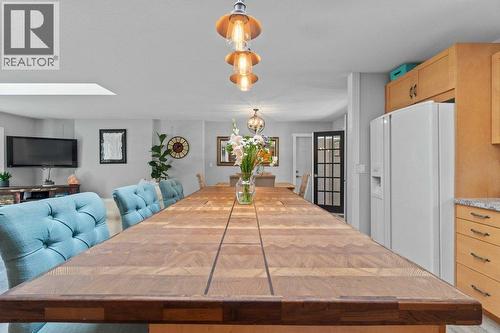 2131 21 Street Ne, Salmon Arm, BC - Indoor Photo Showing Dining Room