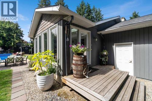 2131 21 Street Ne, Salmon Arm, BC - Outdoor With Exterior