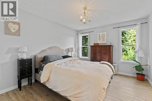 2131 21 Street Ne, Salmon Arm, BC - Indoor Photo Showing Bedroom