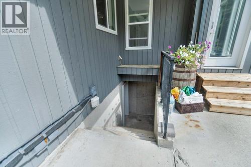 2131 21 Street Ne, Salmon Arm, BC - Outdoor With Exterior