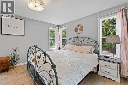 2131 21 Street Ne, Salmon Arm, BC - Indoor Photo Showing Bedroom