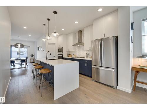 10411 144 St Nw, Edmonton, AB - Indoor Photo Showing Kitchen With Upgraded Kitchen