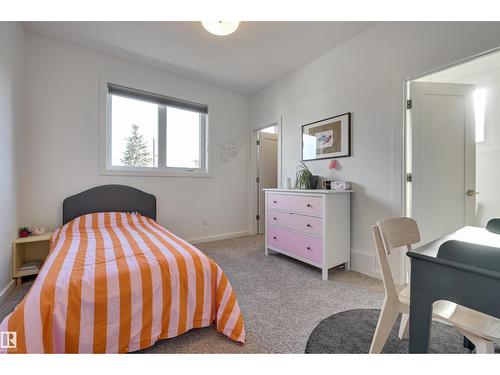 10411 144 St Nw, Edmonton, AB - Indoor Photo Showing Bedroom