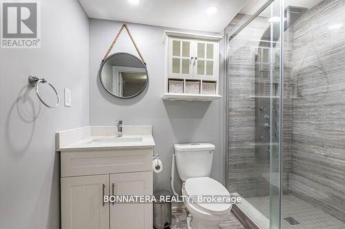 4991 Middlesex Gate, Mississauga, ON - Indoor Photo Showing Bathroom