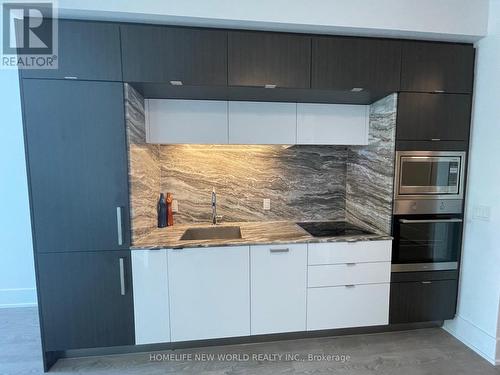 Ph20 - 1 Edgewater Drive, Toronto, ON - Indoor Photo Showing Kitchen