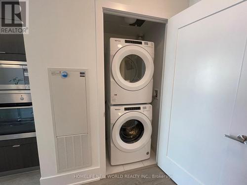 Ph20 - 1 Edgewater Drive, Toronto, ON - Indoor Photo Showing Laundry Room