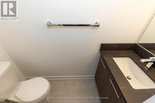 41 - 871 Sheppard Avenue W, Toronto, ON - Indoor Photo Showing Bathroom