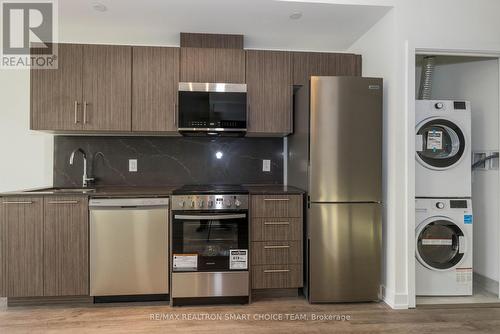 41 - 871 Sheppard Avenue W, Toronto, ON - Indoor Photo Showing Kitchen