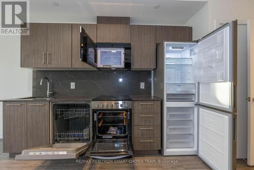41 - 871 Sheppard Avenue W, Toronto, ON - Indoor Photo Showing Kitchen