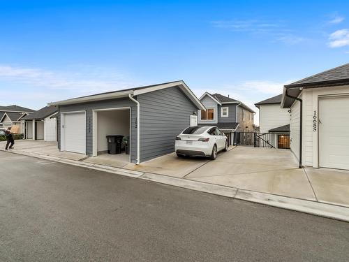 102 16689 16 Avenue, Surrey, BC - Outdoor