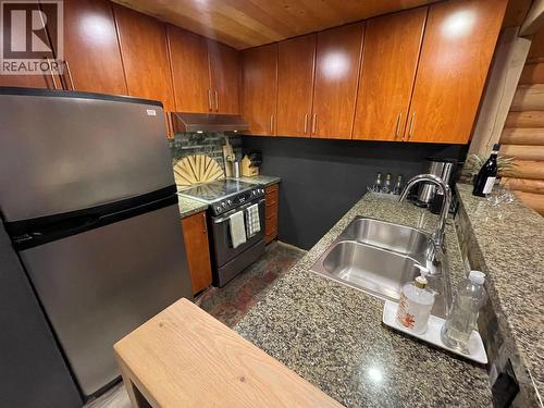 1166 Apex Mountain Road, Penticton, BC - Indoor Photo Showing Kitchen With Double Sink