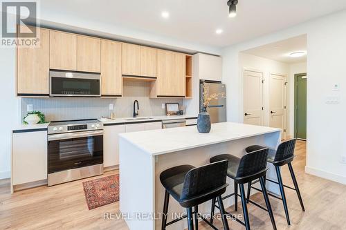 201 - 4390 Hillview Drive, Lincoln, ON - Indoor Photo Showing Kitchen With Upgraded Kitchen
