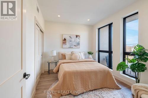 201 - 4390 Hillview Drive, Lincoln, ON - Indoor Photo Showing Bedroom