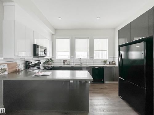 #5 130 Element Dr, St. Albert, AB - Indoor Photo Showing Kitchen With Upgraded Kitchen