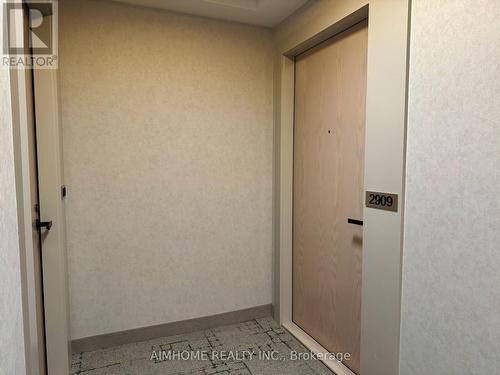 2909 - 8 Interchange Way, Vaughan, ON - Indoor Photo Showing Other Room