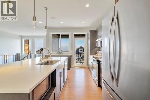 2594 Crown Crest Drive, West Kelowna, BC - Indoor Photo Showing Kitchen With Double Sink With Upgraded Kitchen