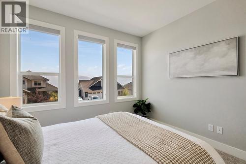 2594 Crown Crest Drive, West Kelowna, BC - Indoor Photo Showing Bedroom