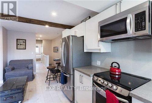 Upper - 122 Parkmount Road, Toronto, ON - Indoor Photo Showing Kitchen