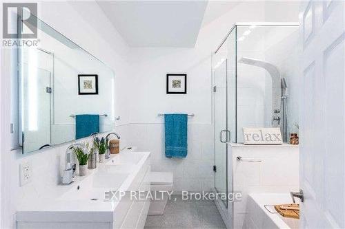 Upper - 122 Parkmount Road, Toronto, ON - Indoor Photo Showing Bathroom