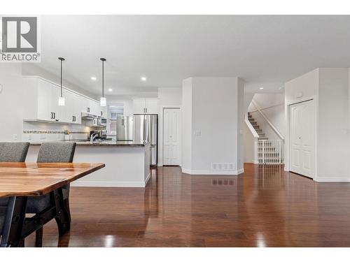 2 312 Casey Street, Coquitlam, BC - Indoor