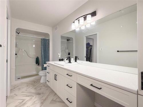 51 Dietrich Bay, Brandon, MB - Indoor Photo Showing Bathroom