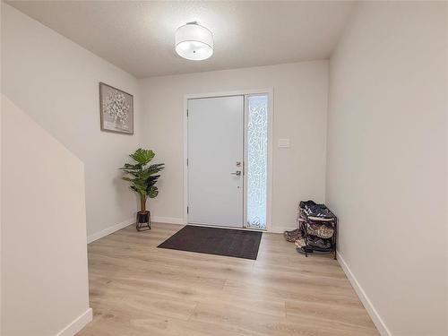 51 Dietrich Bay, Brandon, MB - Indoor Photo Showing Other Room