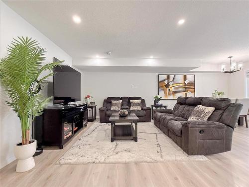 51 Dietrich Bay, Brandon, MB - Indoor Photo Showing Living Room