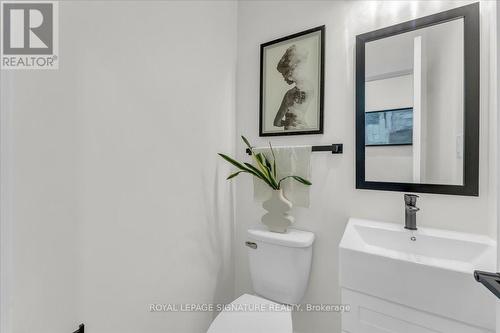49 Ivordale Crescent, Toronto, ON - Indoor Photo Showing Bathroom