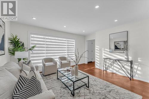 49 Ivordale Crescent, Toronto, ON - Indoor Photo Showing Living Room