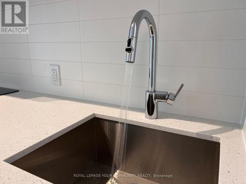 311 - 5858 Yonge Street, Toronto, ON - Indoor Photo Showing Kitchen