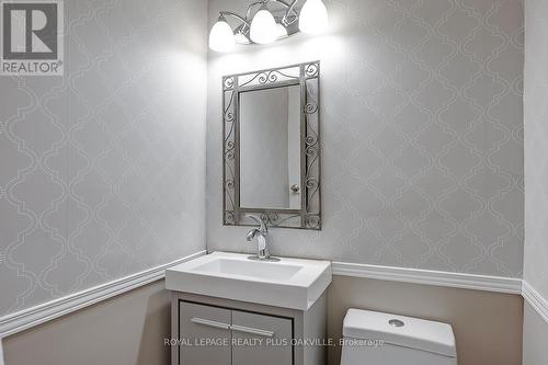 136 - 1058 Falgarwood Drive, Oakville, ON - Indoor Photo Showing Bathroom