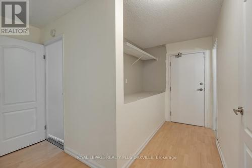 136 - 1058 Falgarwood Drive, Oakville, ON - Indoor Photo Showing Other Room