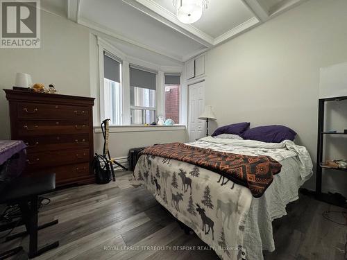 #2 - Main - 61 Chelsea Avenue, Toronto, ON - Indoor Photo Showing Bedroom