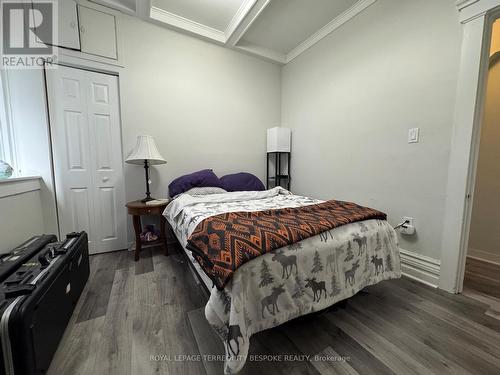 #2 - Main - 61 Chelsea Avenue, Toronto, ON - Indoor Photo Showing Bedroom