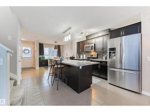 346 Secord Bv Nw, Edmonton, AB - Indoor Photo Showing Kitchen With Upgraded Kitchen