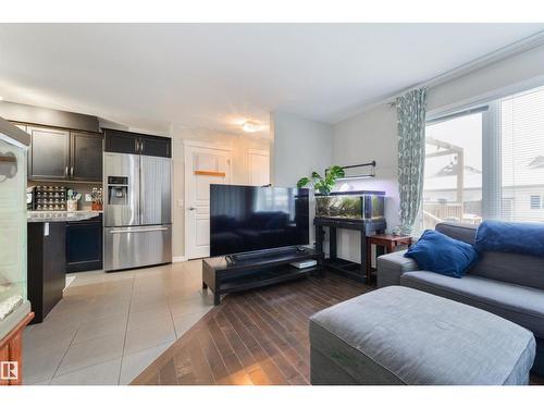 346 Secord Bv Nw, Edmonton, AB - Indoor Photo Showing Living Room